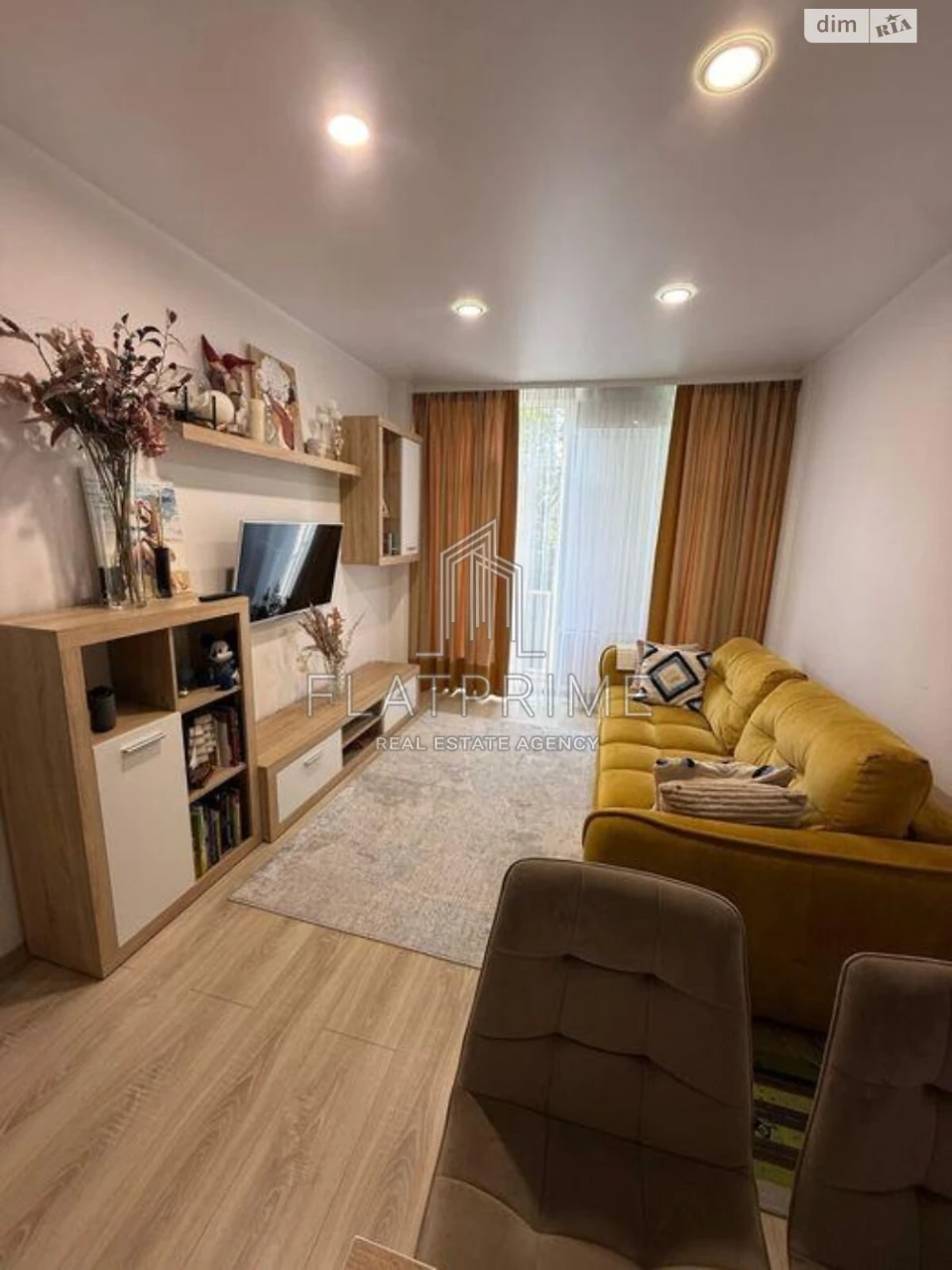 Apartment for Sale, Socmysto
