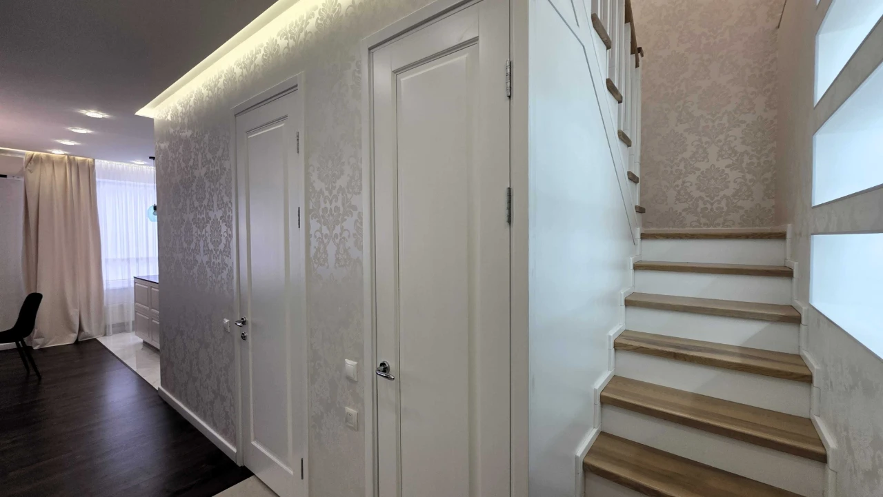 Sale of a 5-room apartment 147.2 sq. m on вул. Sholudenka 1A