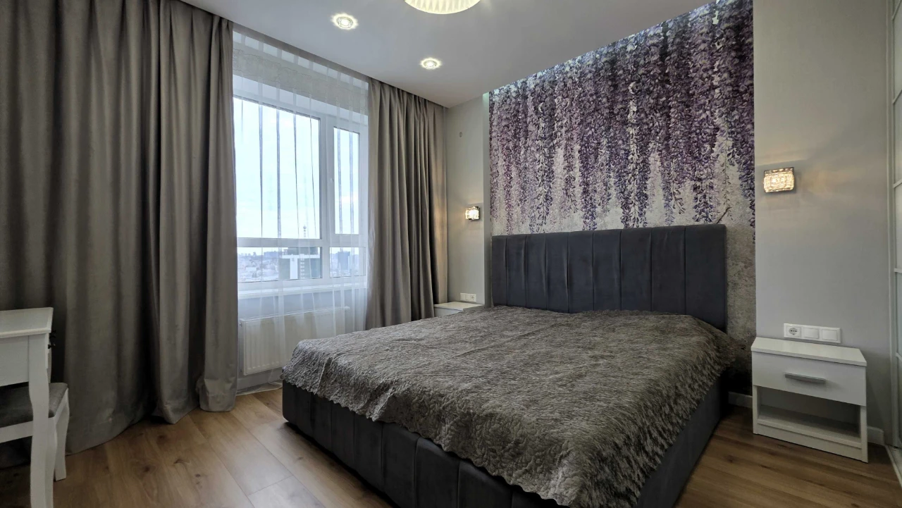 Sale of a 5-room apartment 147.2 sq. m on вул. Sholudenka 1A