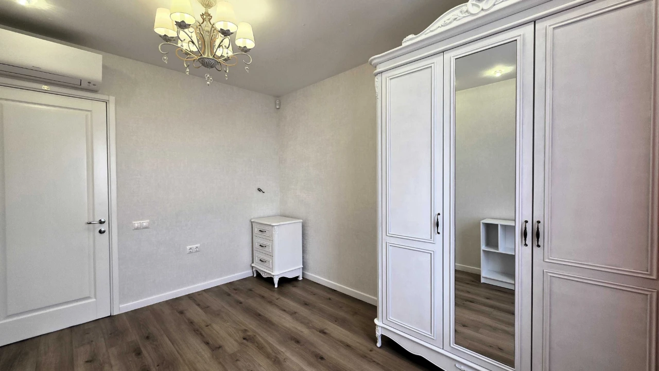 Sale of a 5-room apartment 147.2 sq. m on вул. Sholudenka 1A