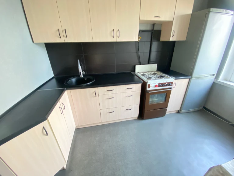 Продам 3-кімнатну квартиру. Лівобережний район. вулиця Калінова