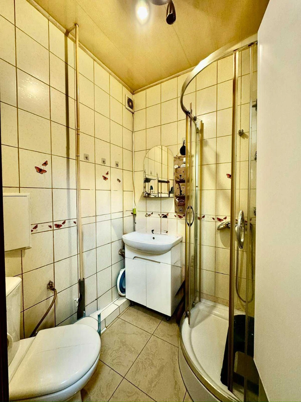 (5) For Sale 2-bedroom apartment at 9081 Kyivska Street