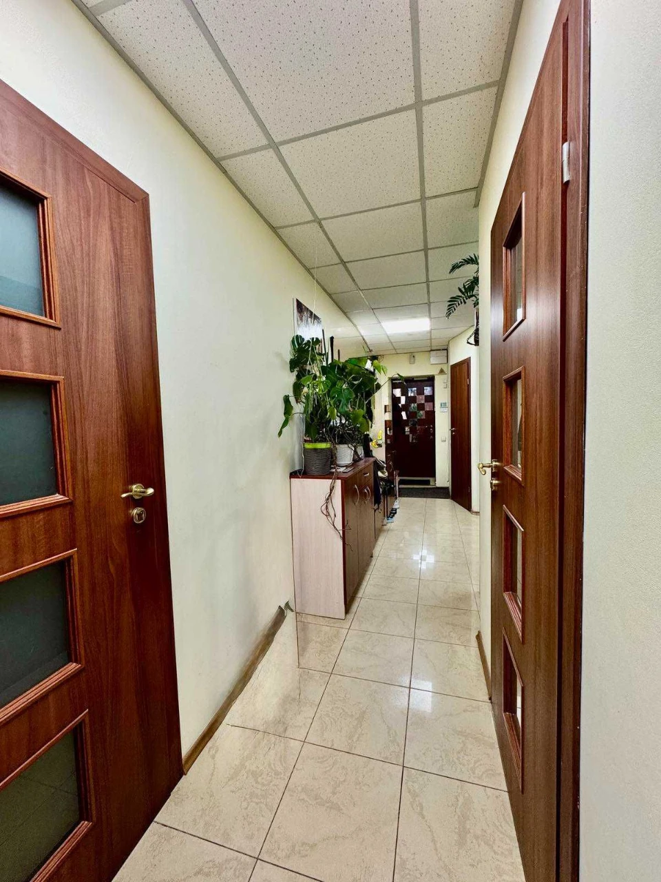 (5) For Sale 2-bedroom apartment at 9081 Kyivska Street