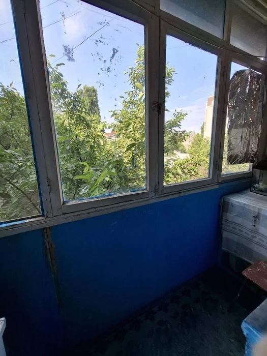 I will sell 2 square meters in a brick building with an excellent location on Slobozhans Avenue