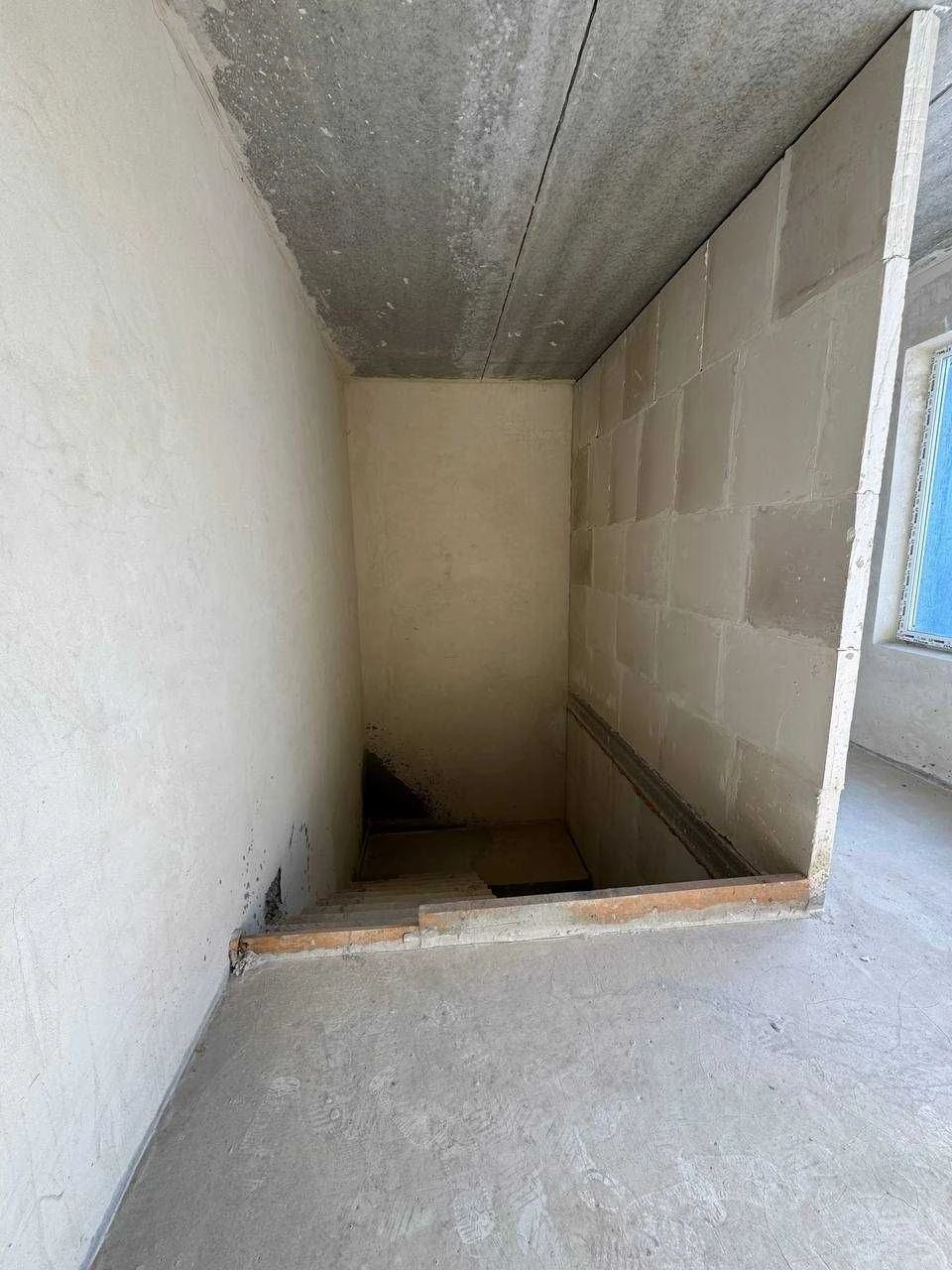 Sale of a two-level apartment in the "Knyghyn" residential complex