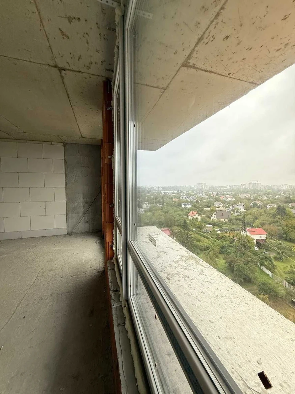 2-bedroom apartment in the "Manhattan UP" residential complex with a lake view