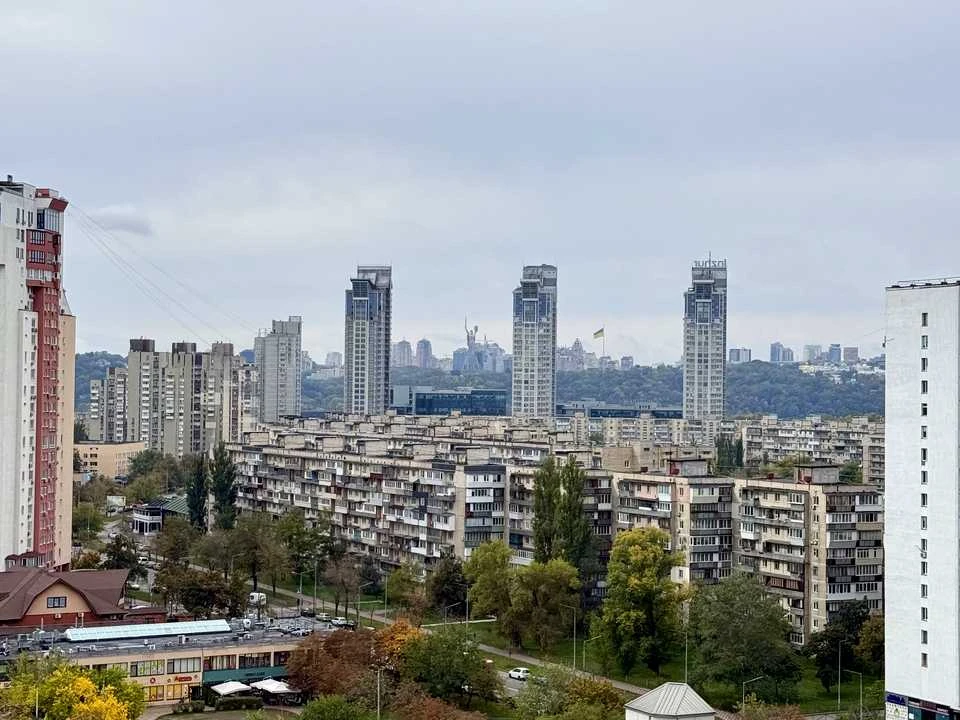 Apartment. Pavlo Tychyna Prospect, Kyiv