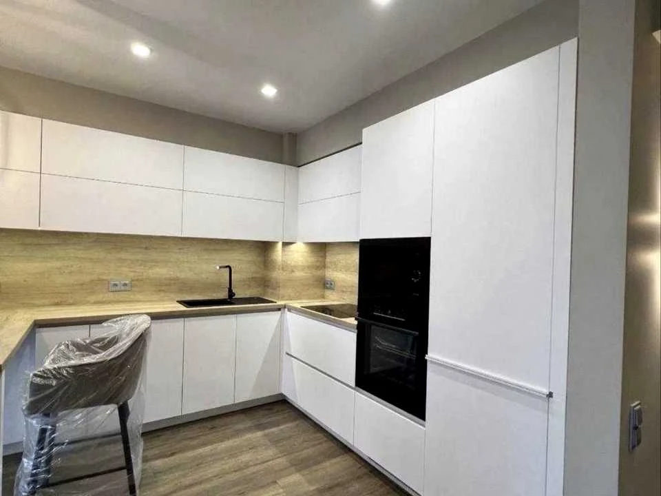 Apartment. Kyiv, Lower Val st.