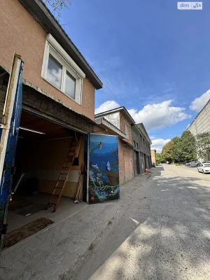 Garage sale in the Grechanı Garage Cooperative