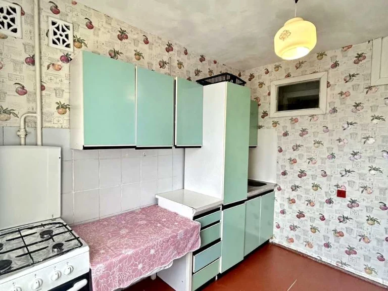 Квартира. Київ, Нововокзальна вул.