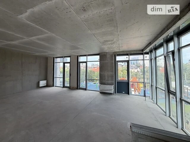 Продажа 3к квартиры 135 кв. м по ул. Андрея Верхосмотра 26 •