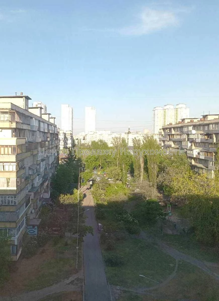 Sale of a 2-room apartment, 46.7 m², 8th floor, Kyiv. Excellent location.