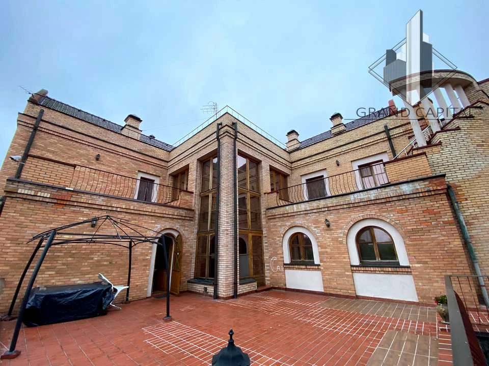 House. Krasytskoho st., Kyiv
