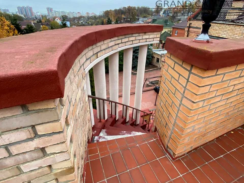 House. Krasytskoho st., Kyiv