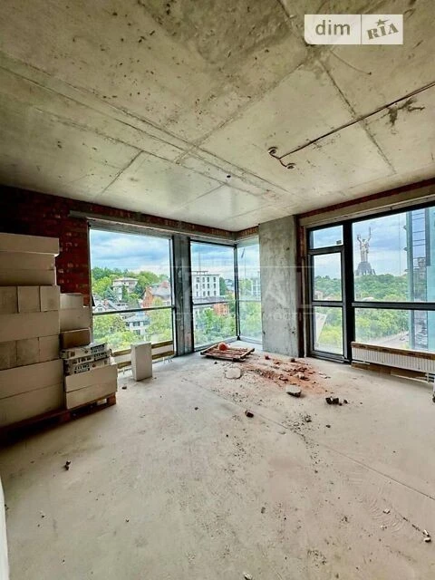 Sale of 3-room apartment 85 sq. m. on Staronavodnytska st. 42-44 •