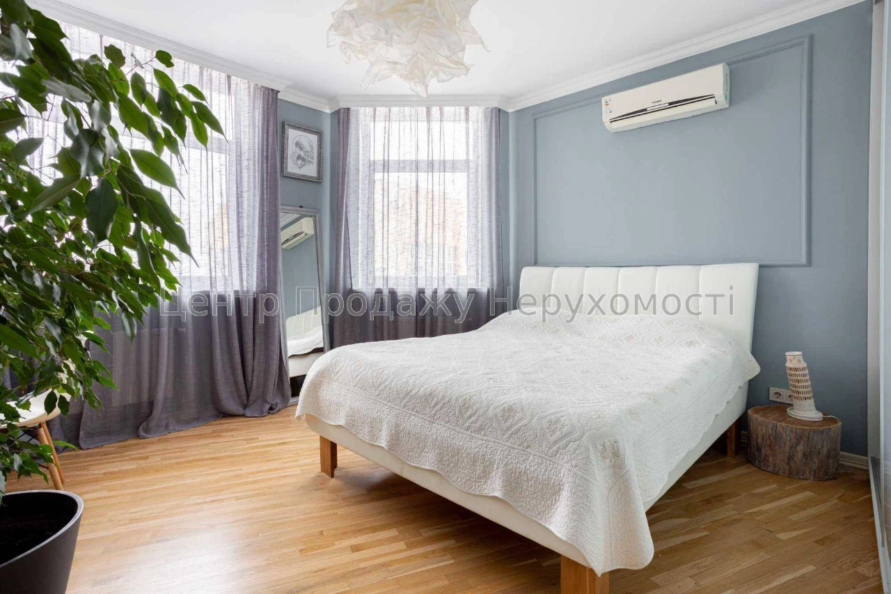 Продаж квартири в ЖК Яскравий, Київ 4 кімн. 23/25 пов.