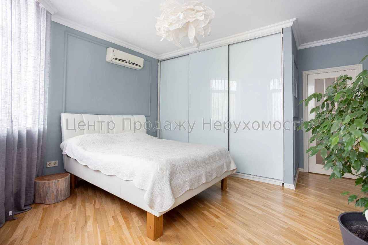 Продаж квартири в ЖК Яскравий, Київ 4 кімн. 23/25 пов.