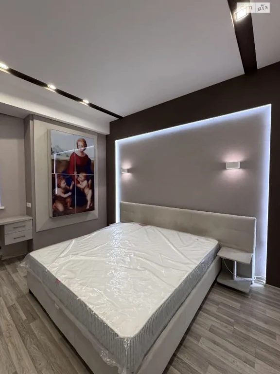 Long-Term Rental: Apartment