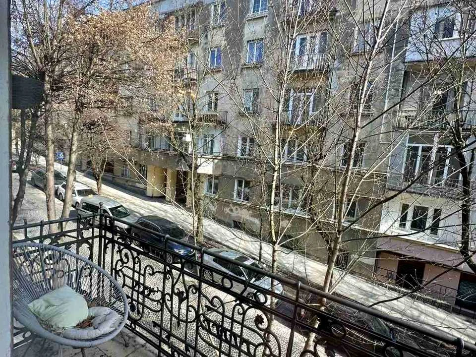 Квартира. Львів, вулиця Івана Верхратського