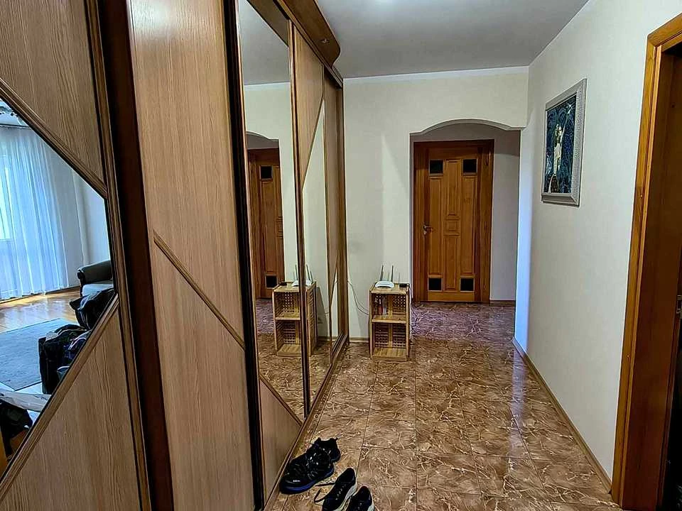 Apartment. Hnatokvycha Street, Lviv