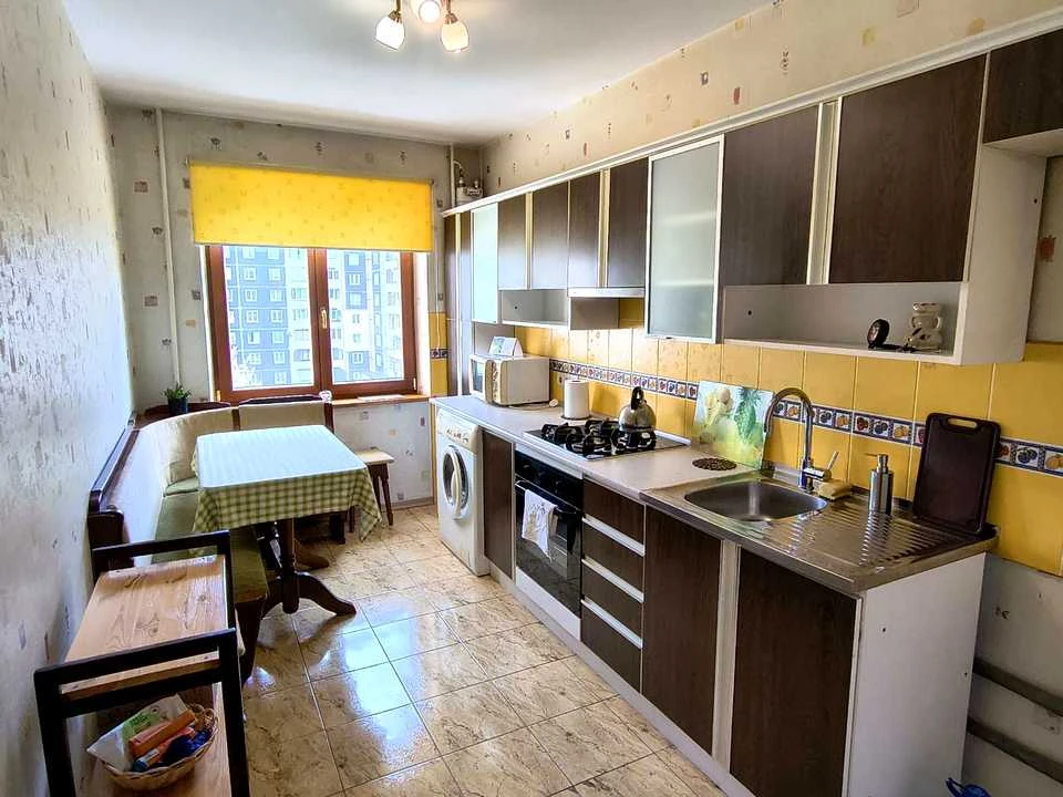 Apartment. Hnatokvycha Street, Lviv