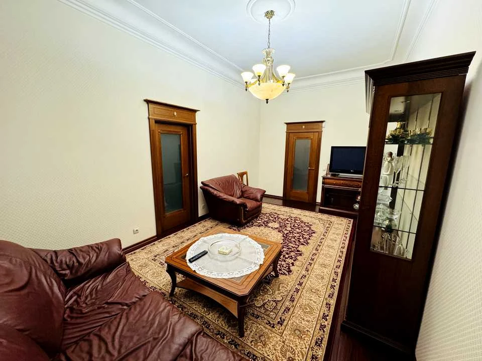 Apartment. Hetman Petro Doroshenko Street, Lviv
