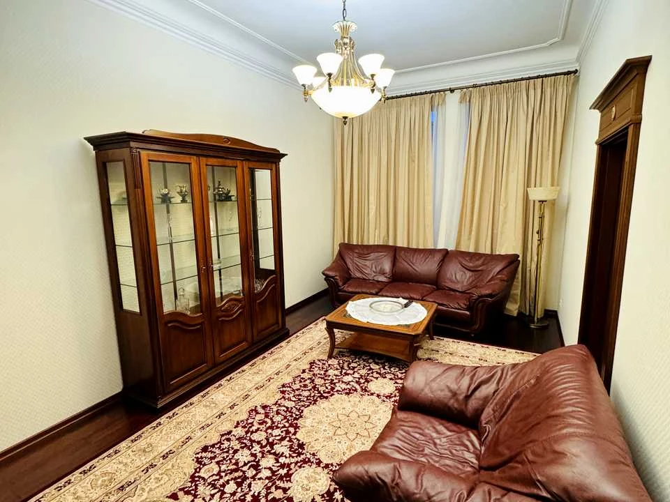 Apartment. Hetman Petro Doroshenko Street, Lviv