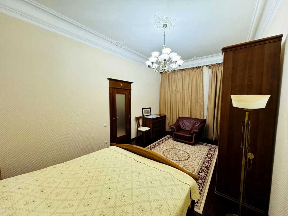 Apartment. Hetman Petro Doroshenko Street, Lviv