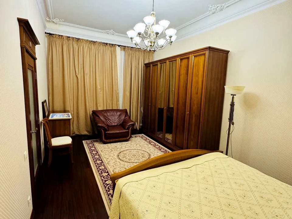 Apartment. Hetman Petro Doroshenko Street, Lviv
