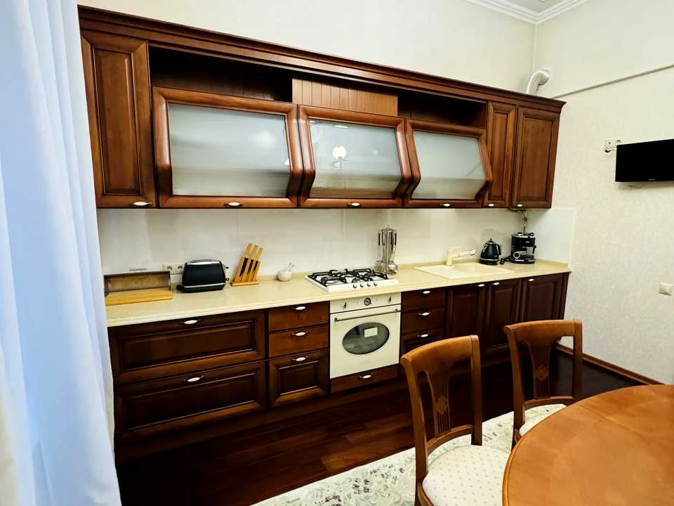 Apartment. Hetman Petro Doroshenko Street, Lviv