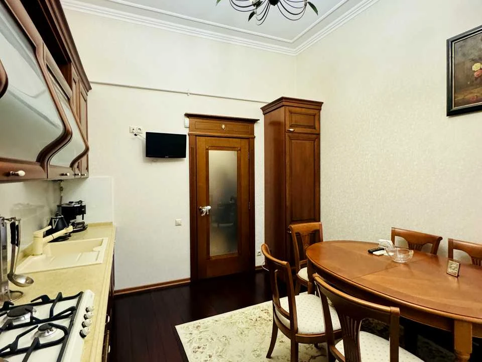 Apartment. Hetman Petro Doroshenko Street, Lviv