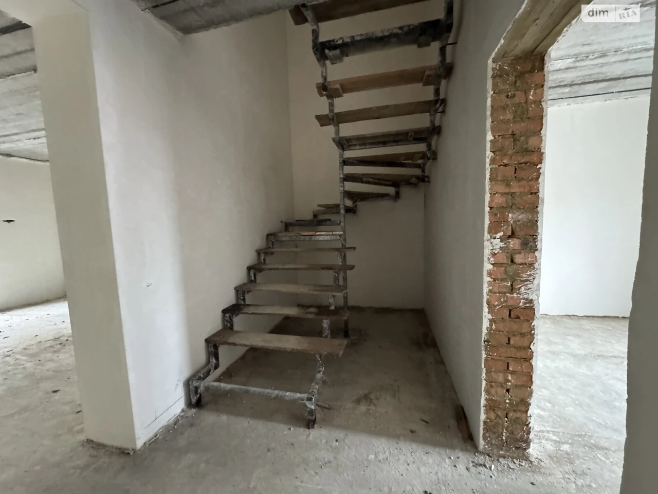 Sale of Townhouse Lenin