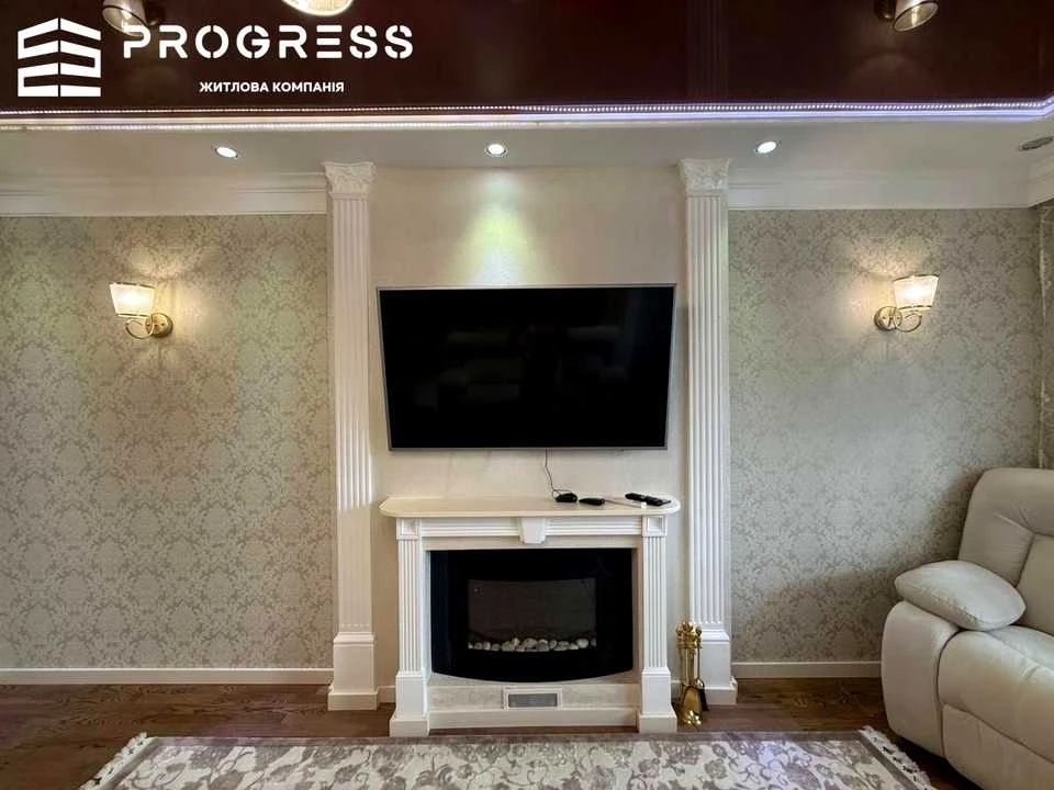 Apartment. Ivano-Frankivsk, Ukrainian Victory Street