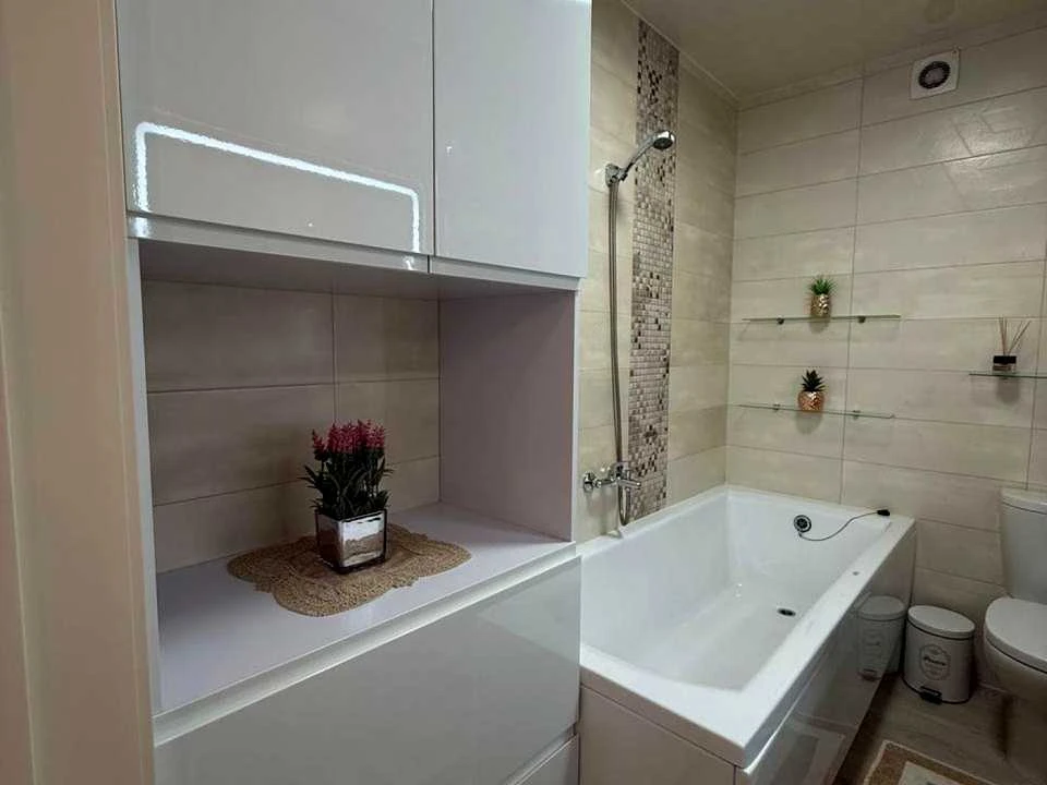 Apartment. Ivano-Frankivsk, Ukrainian Victory Street
