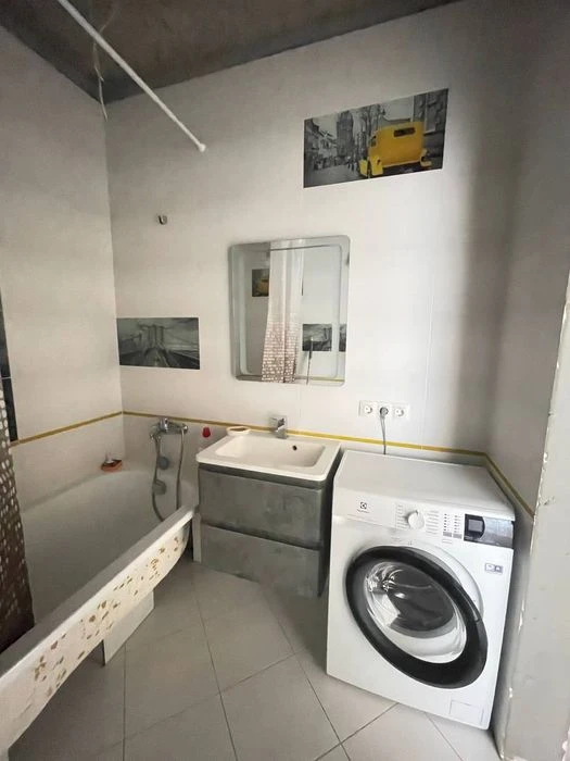 продам двухкомнатную квартиру в ЖК Романовский/СлободкаУл. П