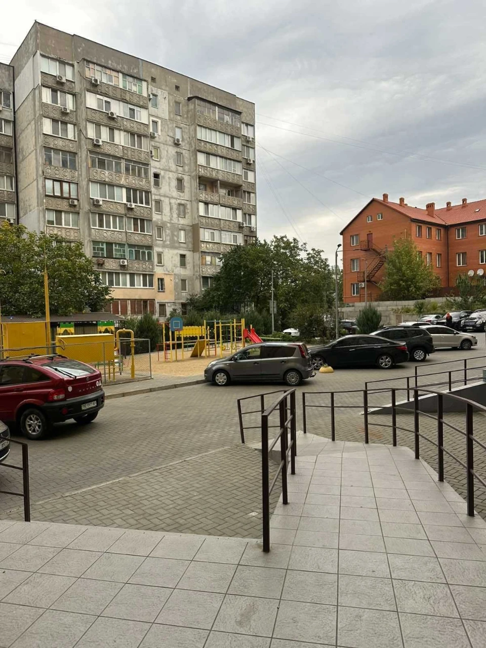 Spacious 2-bedroom apartment for sale in Ingul district