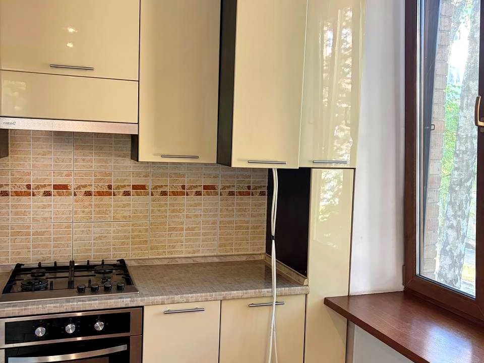 3-Room Apartment. Sergei Beregovo Street, Kyiv