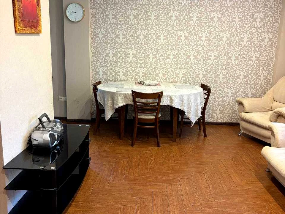 3-Room Apartment. Sergei Beregovo Street, Kyiv