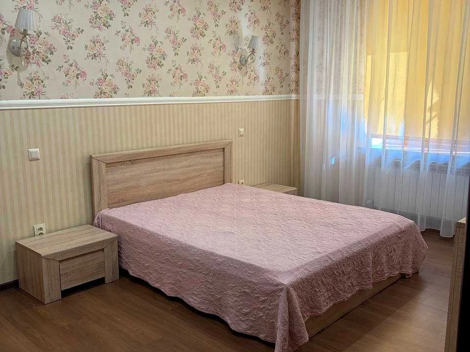 3-Room Apartment. Sergei Beregovo Street, Kyiv