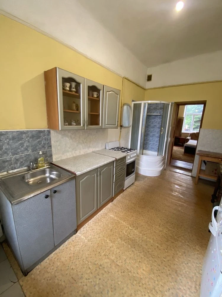 Sale of a 1-room apartment on Kulparkyska Street, Cardiology Center area
