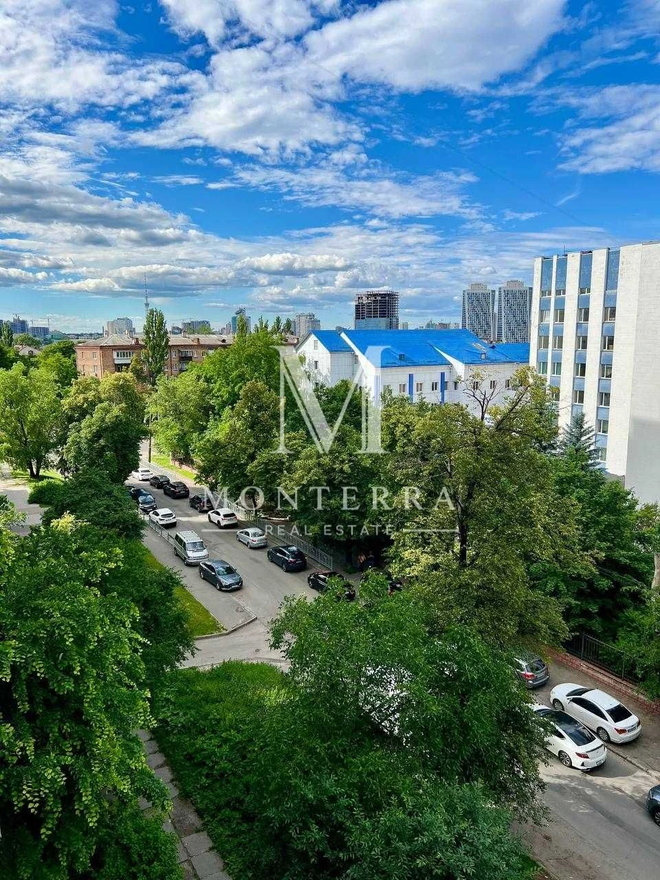 Продаж 3 кімнаткої квартири жилий стан, Київ, Правий берег С
