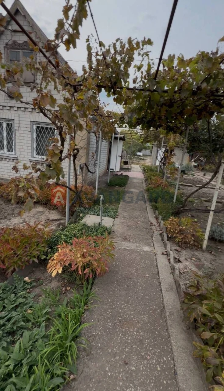 Lovely cottage in the Шевchenkivsky district