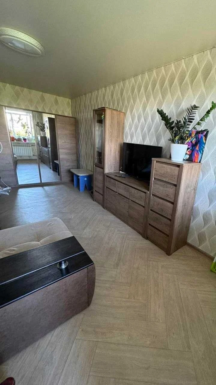 Продам 1кімнатну квартиру з ремонтом.