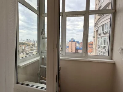 Квартира. Київ, Дмитрівська вулиця