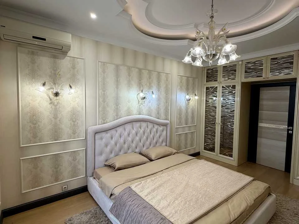 Квартира. Київ, Дмитрівська вулиця