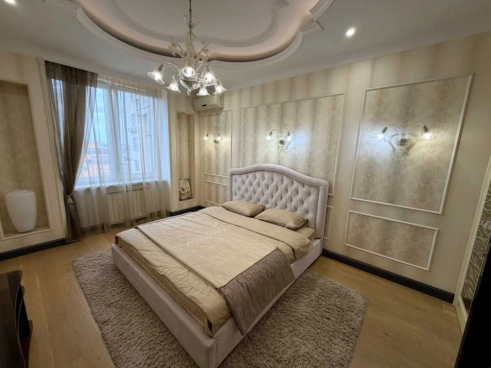 Квартира. Київ, Дмитрівська вулиця