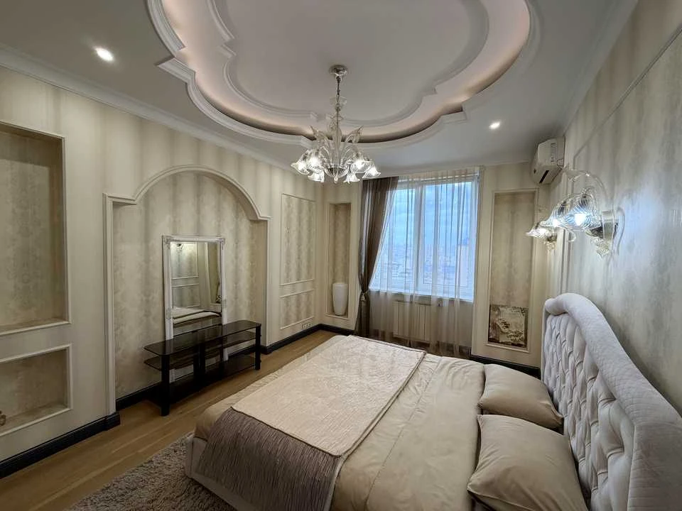 Квартира. Київ, Дмитрівська вулиця
