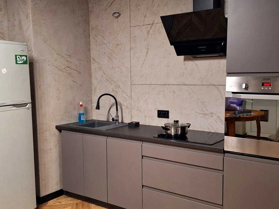 Apartment. Raisi Okipnoy st.