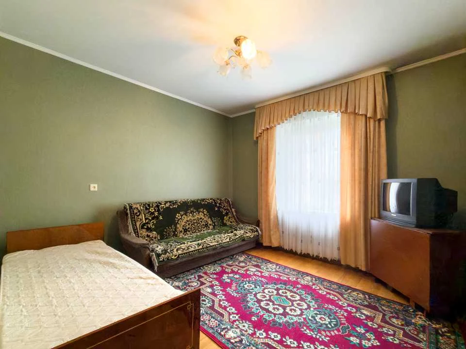 Квартира. Київ, Срібнокільська вул.