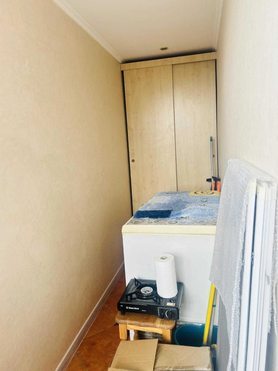 3 room apartment renovated in a brick building on the street